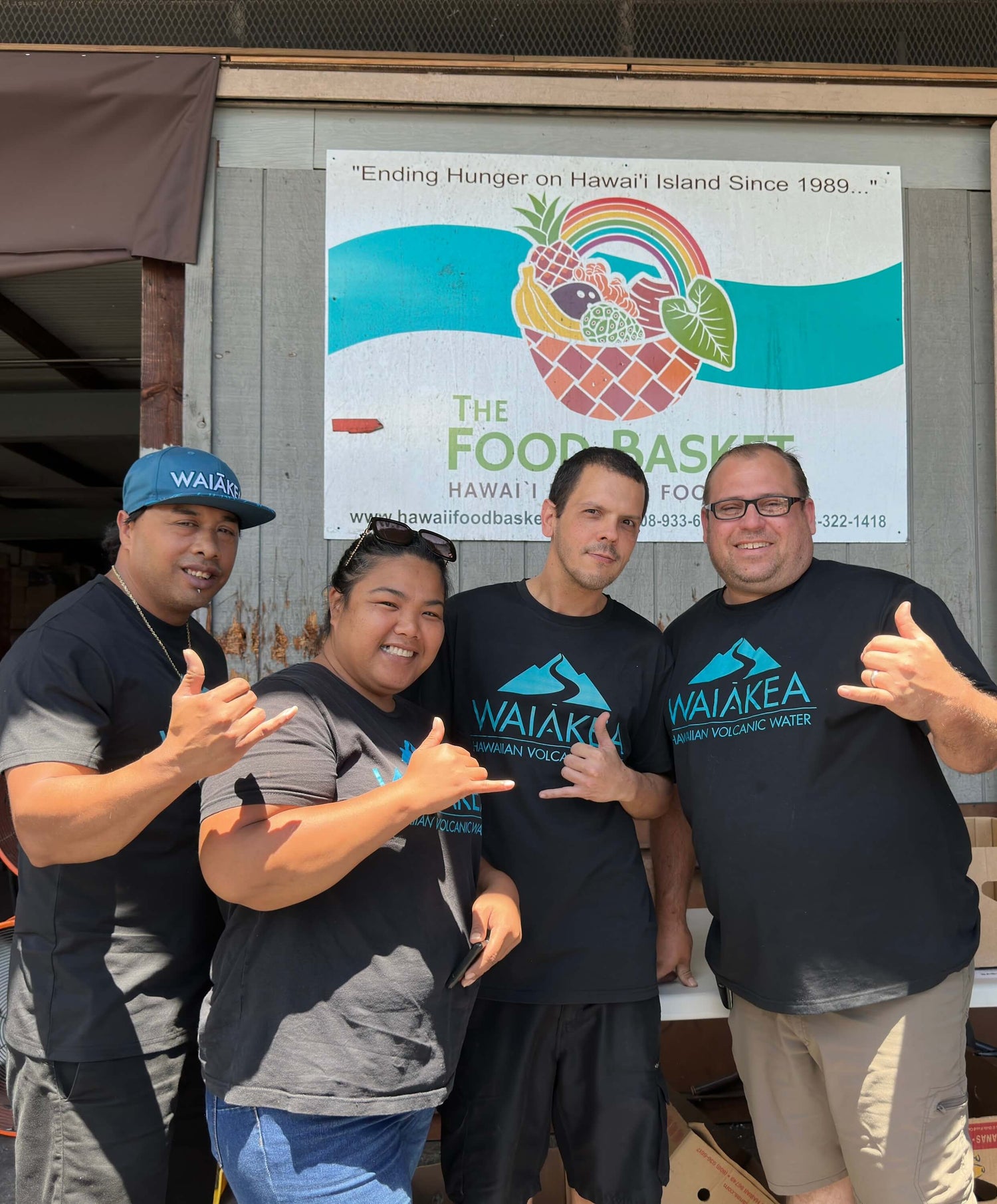 "waiakea volunteers at hawaii food basket"