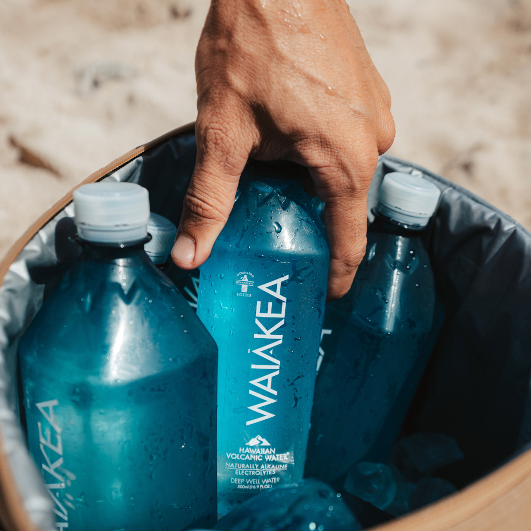 Waiakea Bottled Water, Hawaiian Volcanic Alkaline Water, 500ml (16.9 oz) Bottles Waiakea Bottled Water, Hawaiian Volcanic Alkaline Water, 500ml (16.9 oz) Bottles
